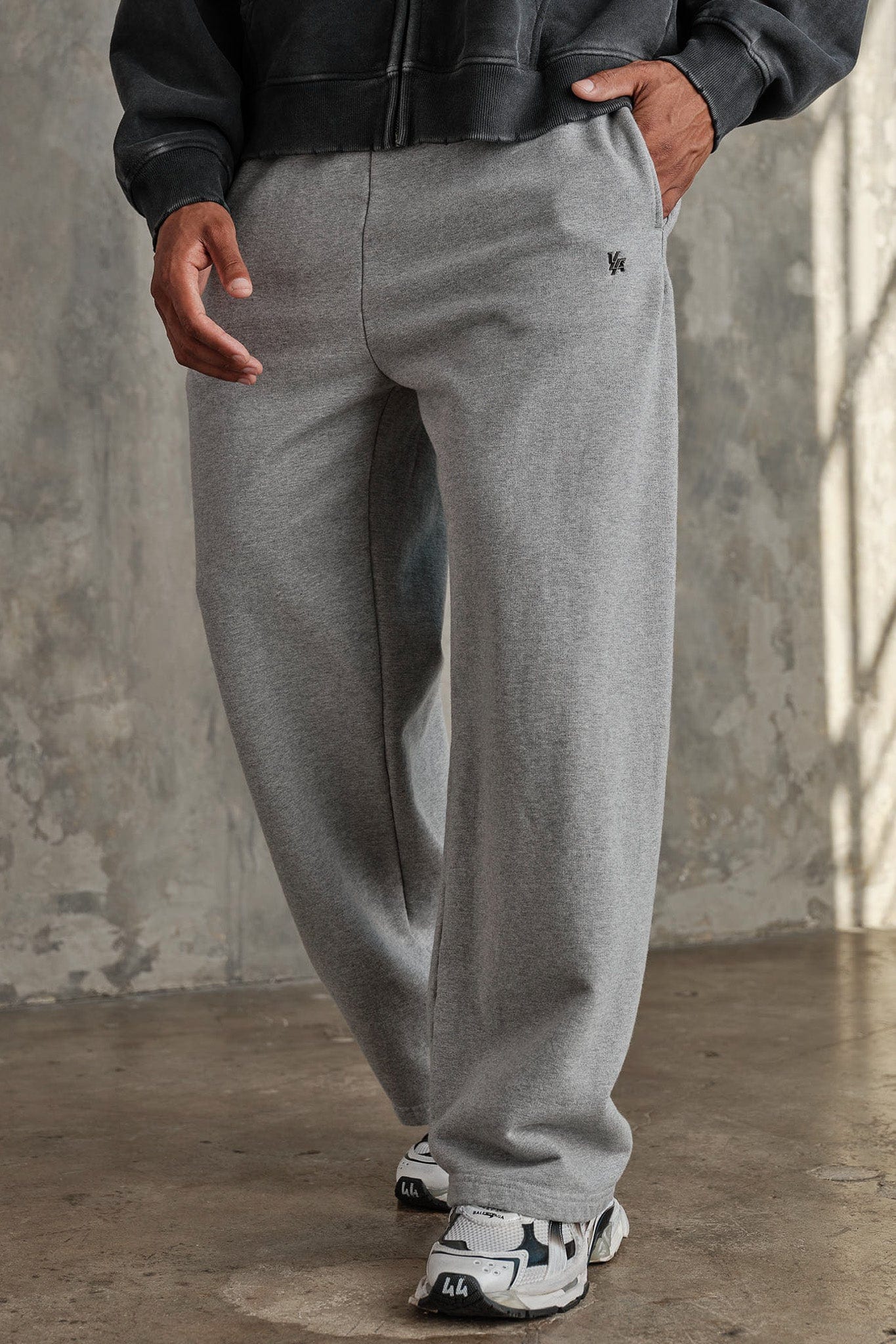2067 - Elevated Essentials - Baggy Sweats - Image 2