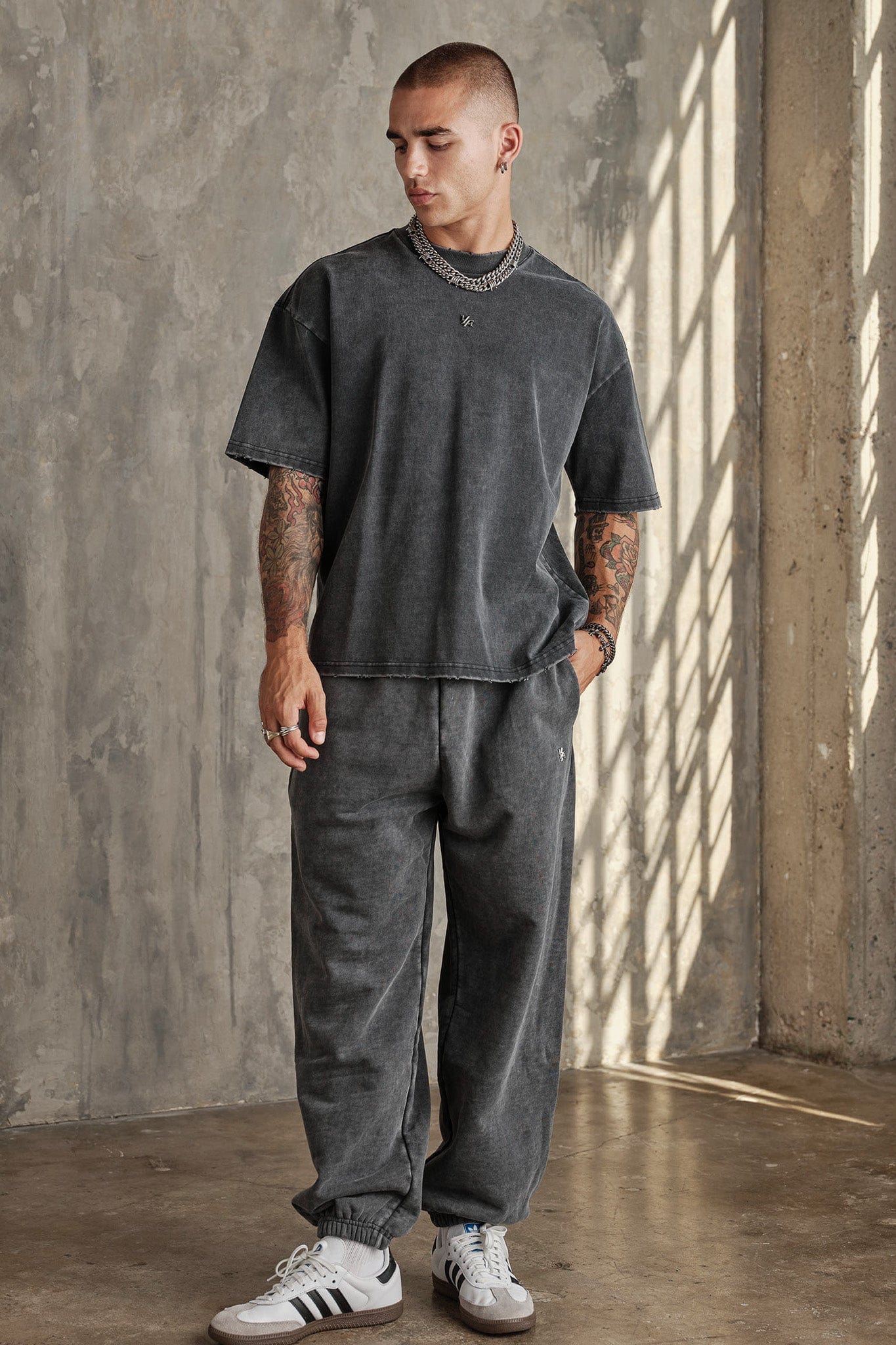 2069 - Elevated Essentials - Baggy Joggers - Image 3