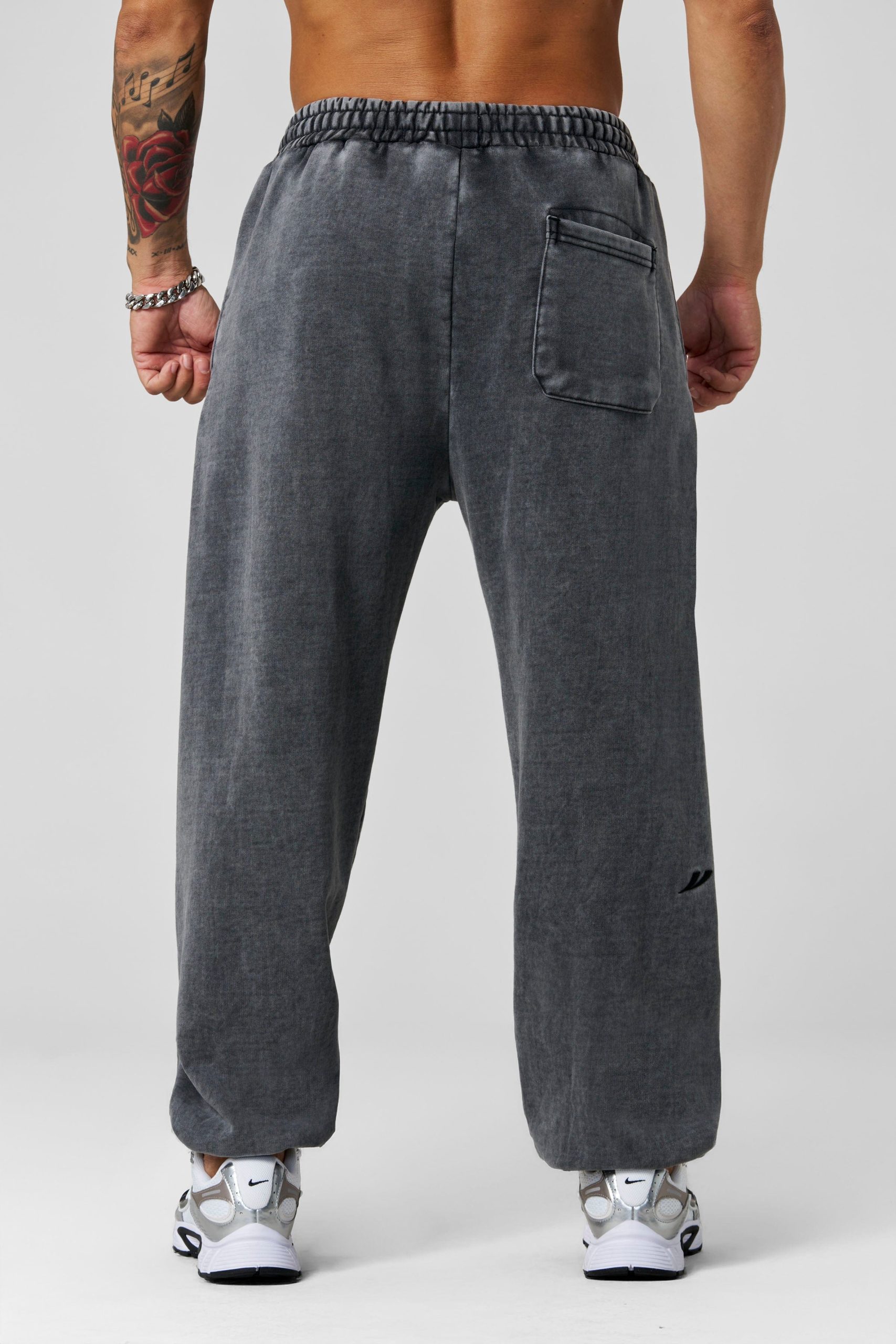 2069 - Elevated Essentials - Baggy Joggers - Image 4