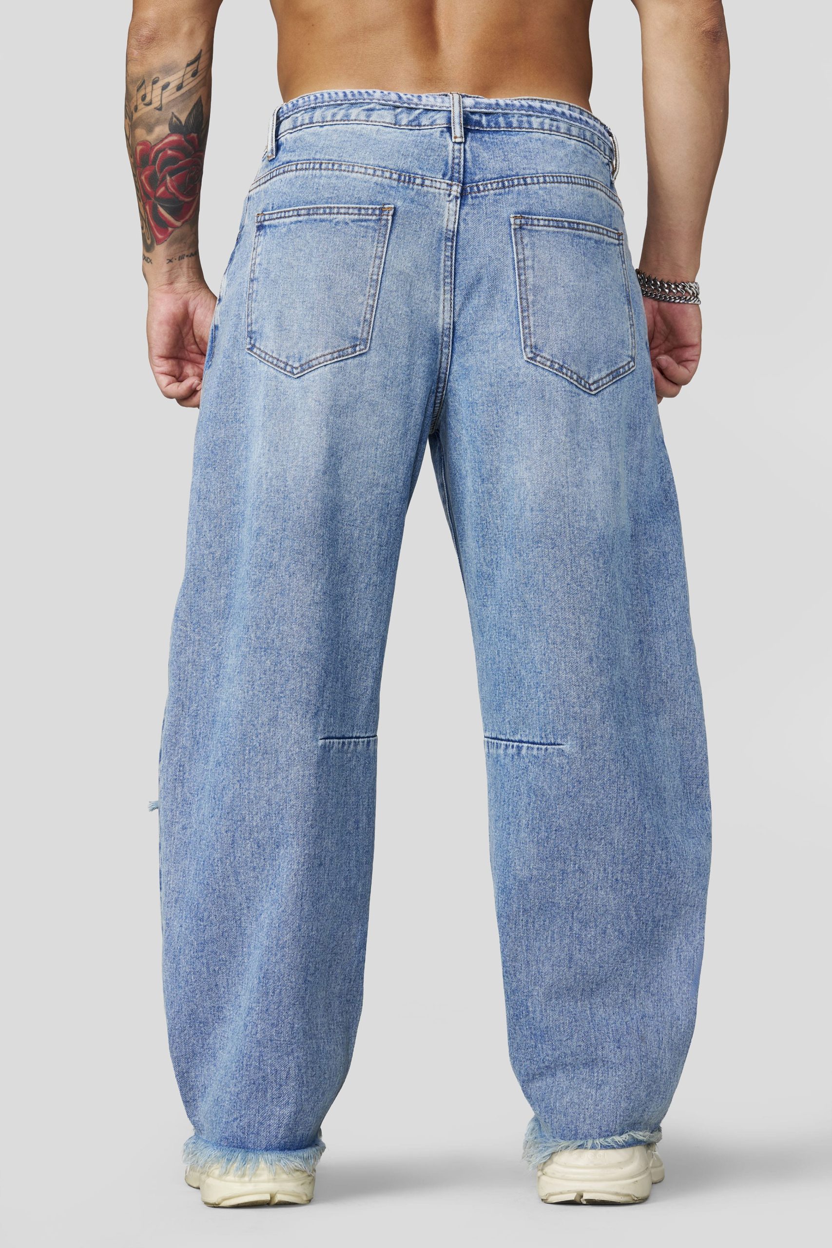 6004 - Destroyed Jeans - April 30th - Image 5