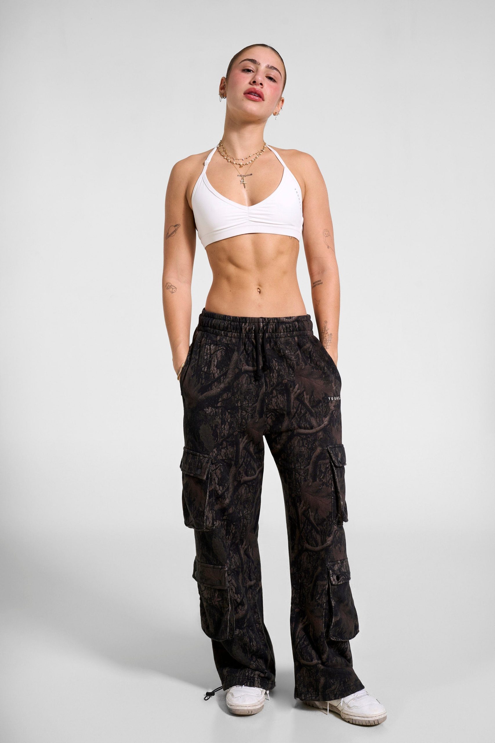 W335 URBAN V-NECK BRA Fall 24' - Image 8