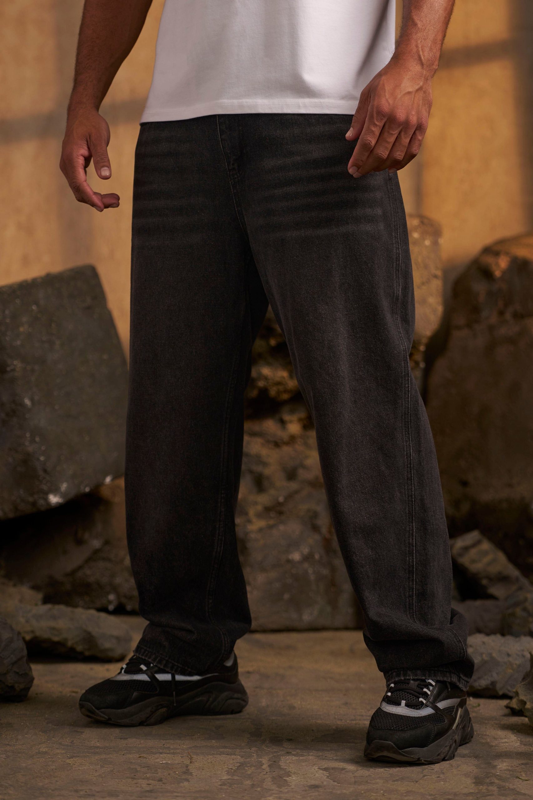 6052 - Straight Cut Jeans - Image 2