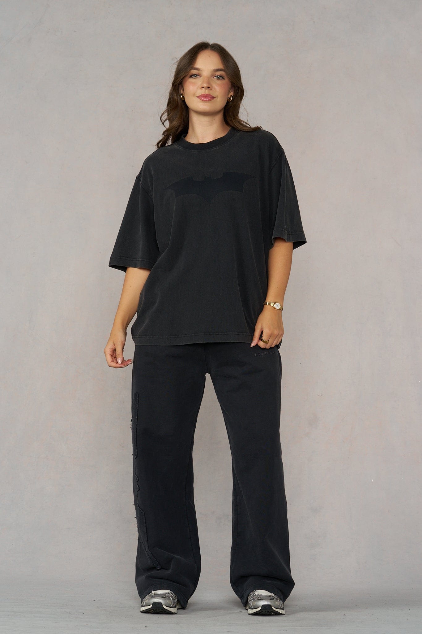 W4103 Batman Lived-in Tee - Image 3