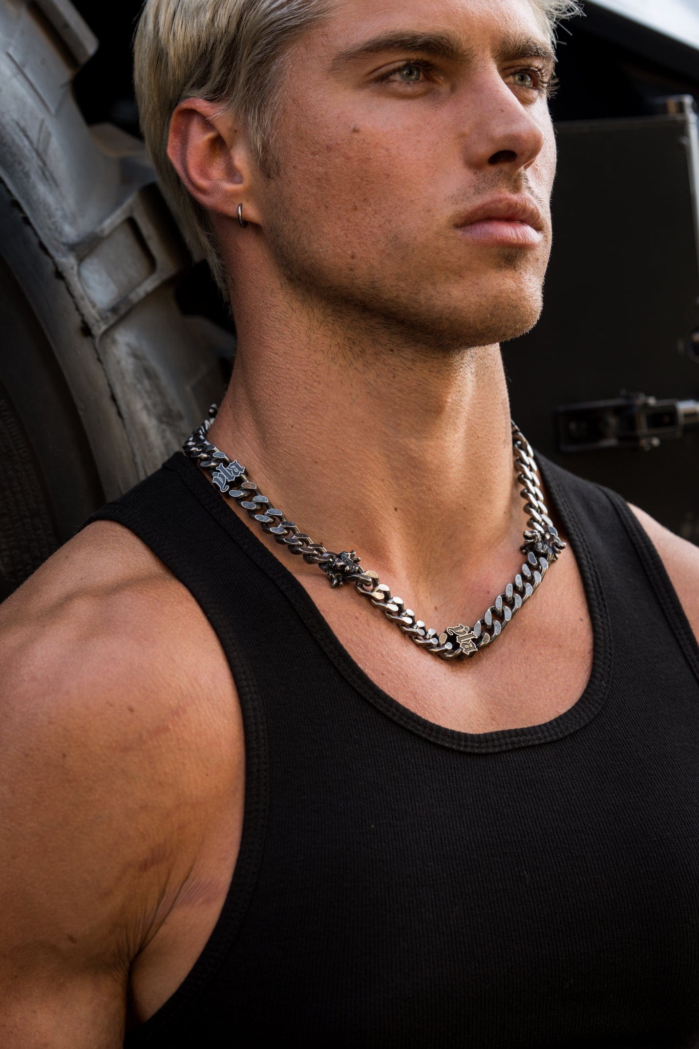 9100 - Cars & Curls - Necklace - Image 4