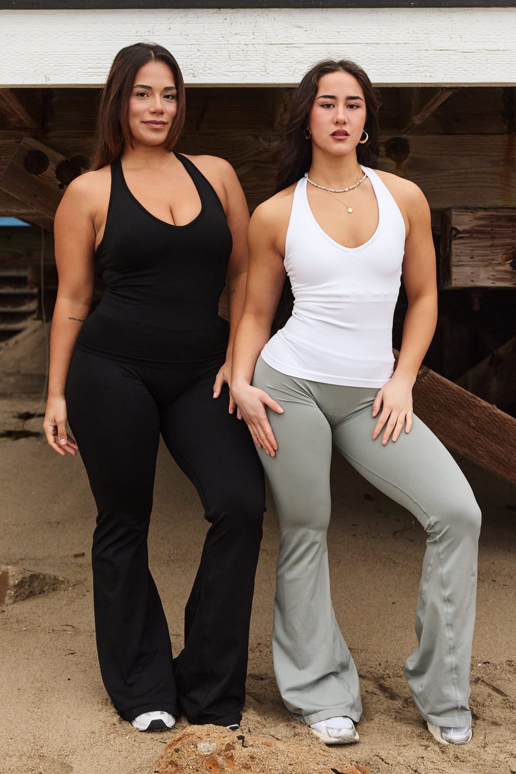 W2276 - Curve Seamless Flare Leggings (Short) - Image 2