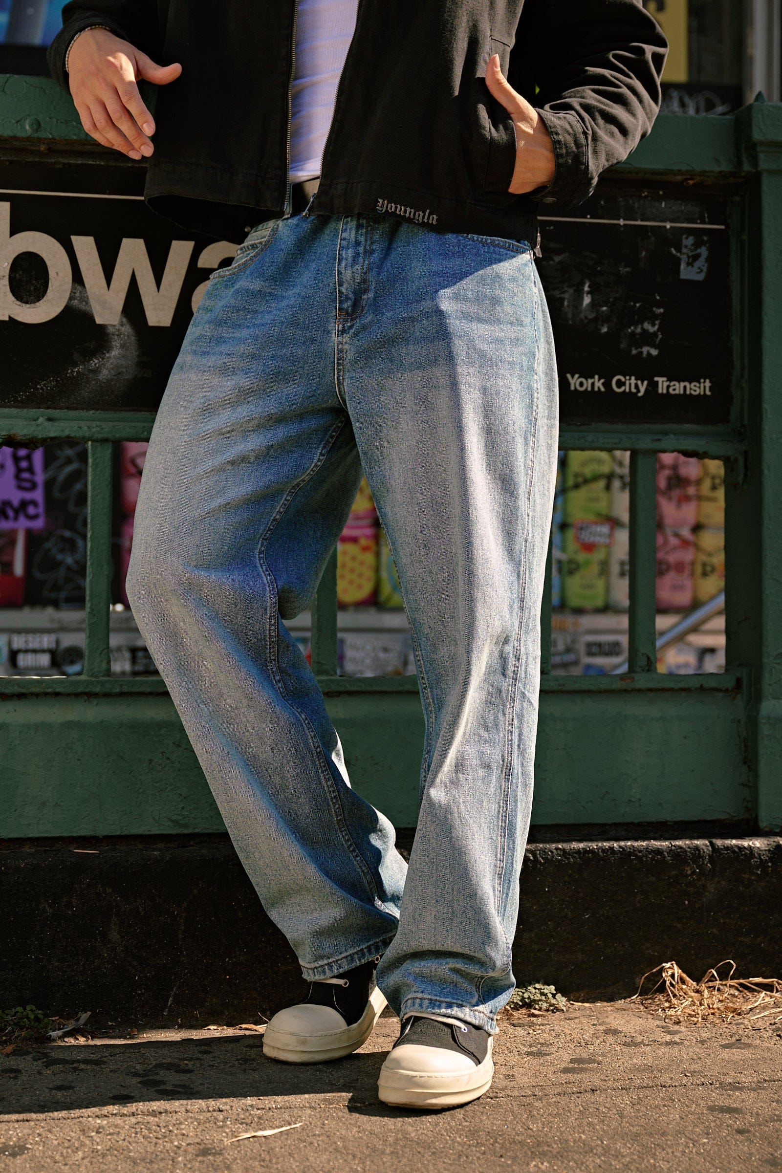 6052 - Straight Cut Jeans - Image 4