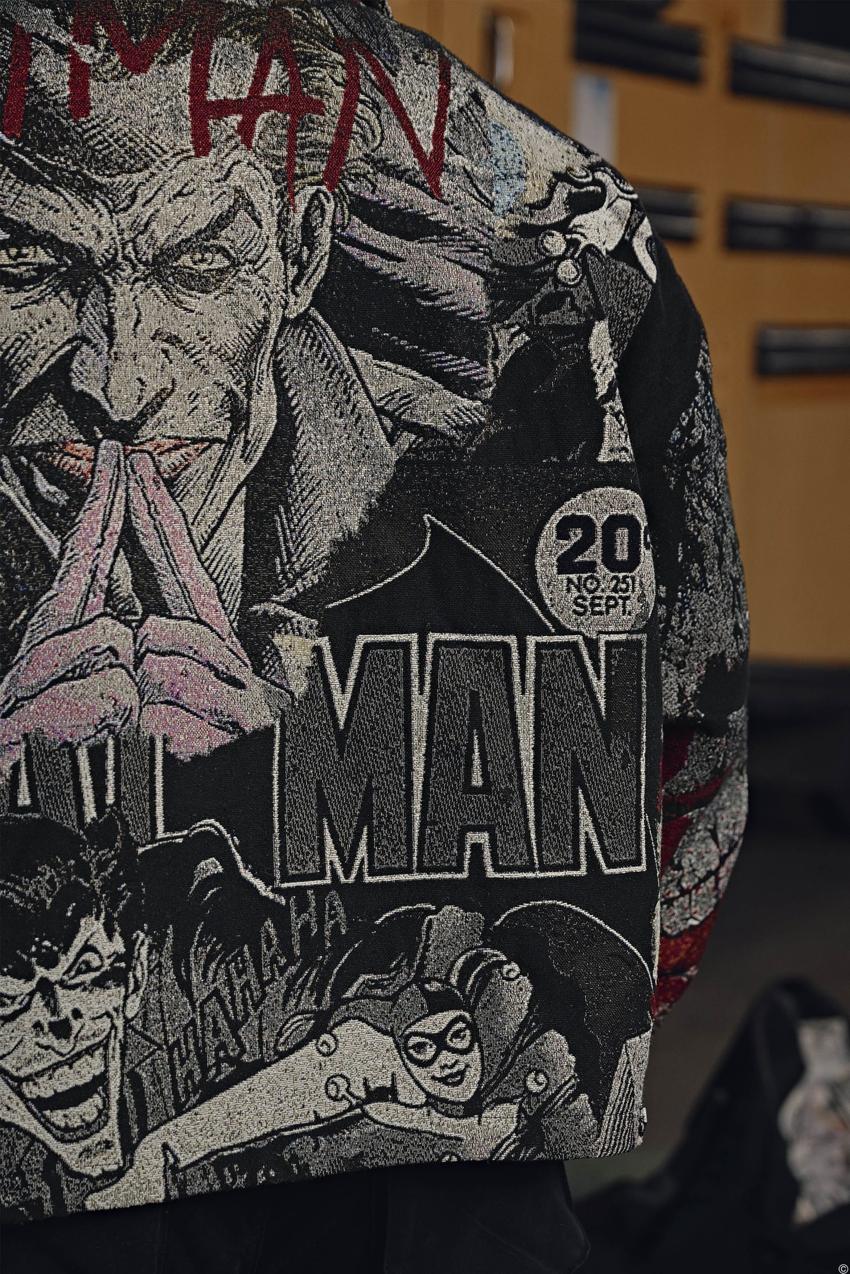 5177 - Batman Limited Edition Tapestry Jackets - Image 5